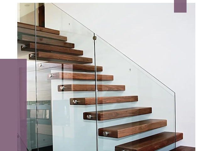 Стеклянные перила для лестницы в Чехове от 14742 руб.