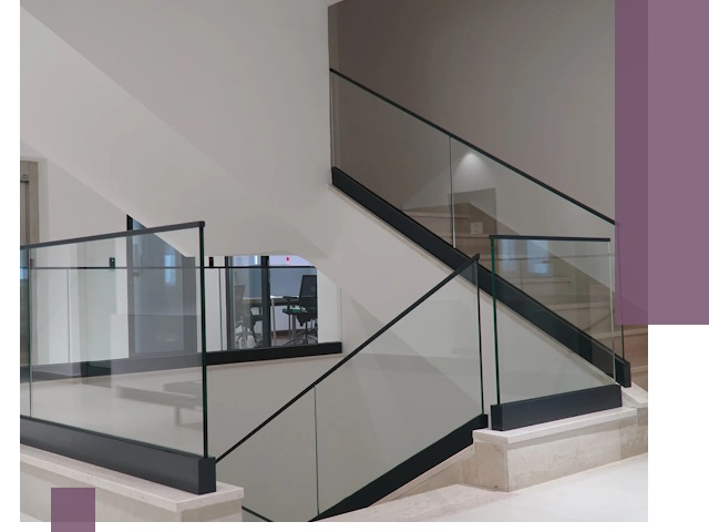 Стеклянные перила премиум-класса с установкой в Чехове